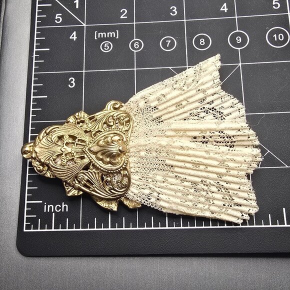 VTG Victorian Revival Gold-Tone Filigree Lace Brooch Pin 4" Ornate Heart Motif - Picture 3 of 3